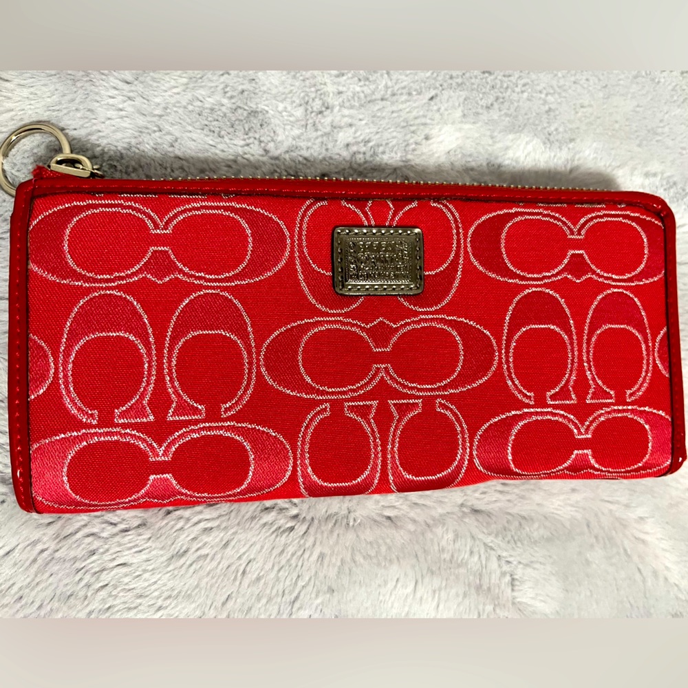 Coach Poppy Zip Wallet